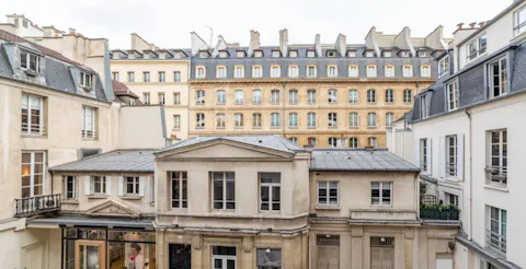Showroom on Rue du Faubourg Saint-Honoré - Image 0