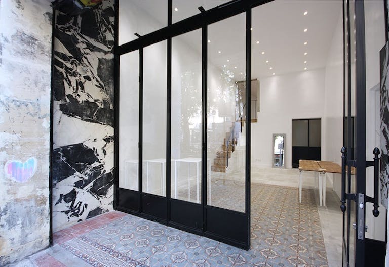 Chic pop-up space on rue de Turenne - Image 0