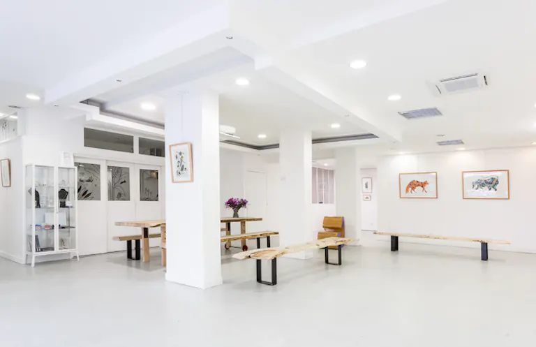 Rue de Bagnolet pop-up gallery - Image 1