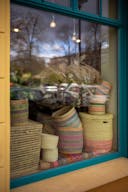 Shared space with well-known brand - Image 14