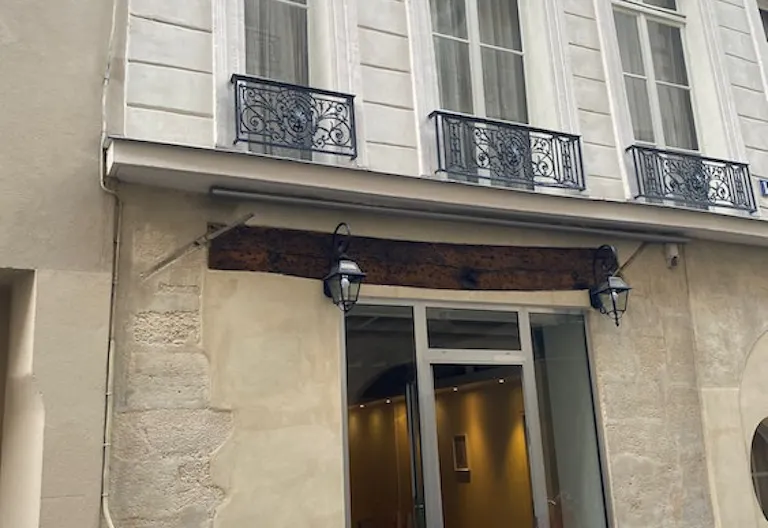 Boutique in Saint-Germain-des-Prés - Image 3