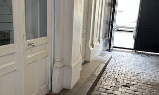Petite gallery space in Le Marais - Image 5