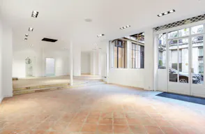 Gallery in Le Marais - Image 3