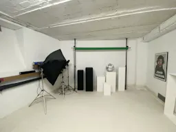 Gallery and photographic studio paris 9th. - Image 0