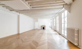 Showroom on Rue du Faubourg Saint-Honoré - Image 1