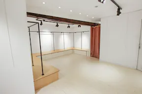Pop-up space in Saint-Germain-des-Prés - Image 0