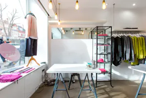 Retail space in Hampstead - Image 0
