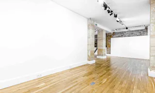 Large Fashion Showroom Rue des Minimes - Image 13