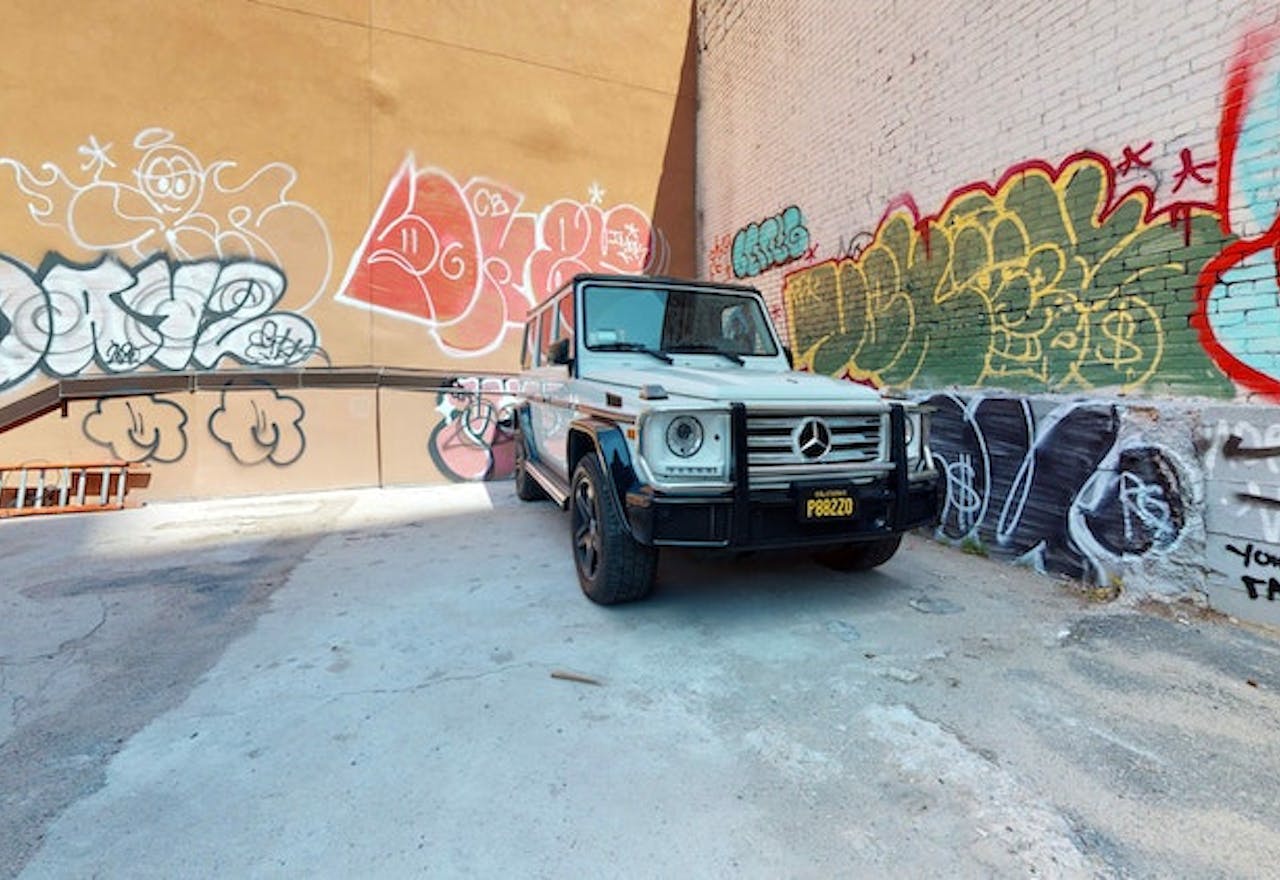 685 Washington - Image 2