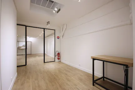White box pop-up space Rue Debelleyme - Image 0
