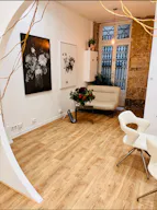 Espace atypique en face des Bains, au coeur du Marais - Image 5