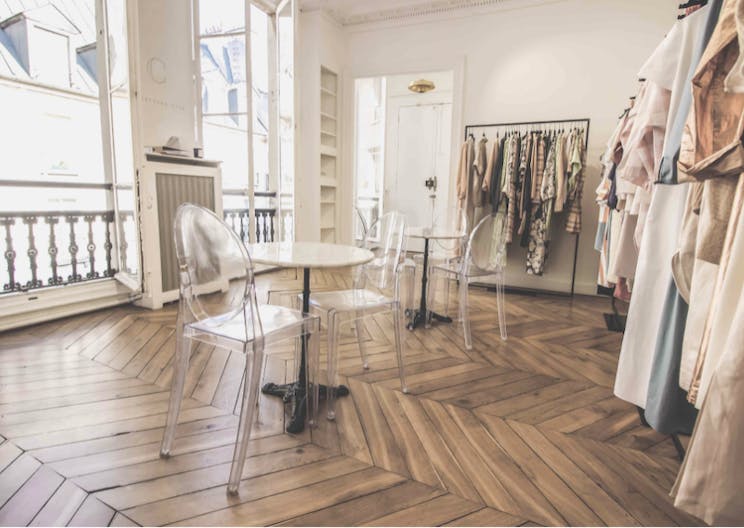 Place des Vosges Fashion Showroom - Image 4