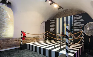 Pop-up store on Rue Ferdinand Duval - Image 9