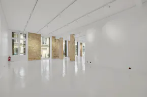 Beautiful space in Le Marais - Image 6