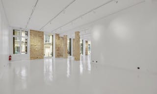 Beautiful space in Le Marais - Image 6