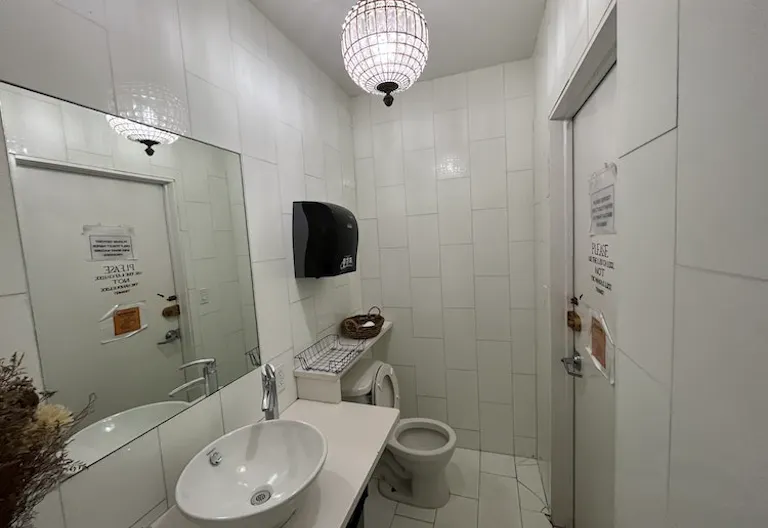 247 W 38th St - Image 4