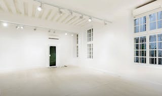 Gallery space on Rue du Temple - Image 0