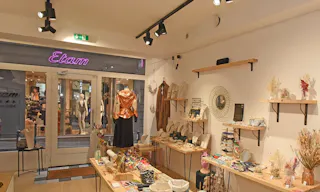 Pop-up space in Saint-Germain-des-Prés - Image 2
