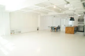 Studio 250 - Image 4