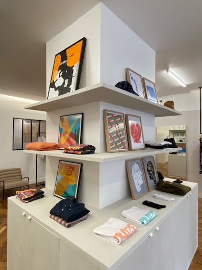 Beautiful pop-up store on Rue Papillon - Image 3