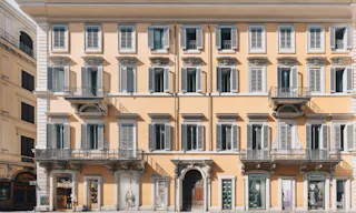 Large luxury space on Via del Corso - Image 5