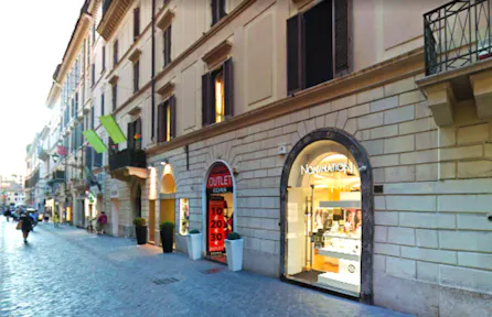 Via Frattina Pop-up space - Image 0