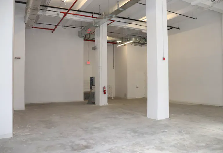 Large 3-Story Retail Space - Image 3