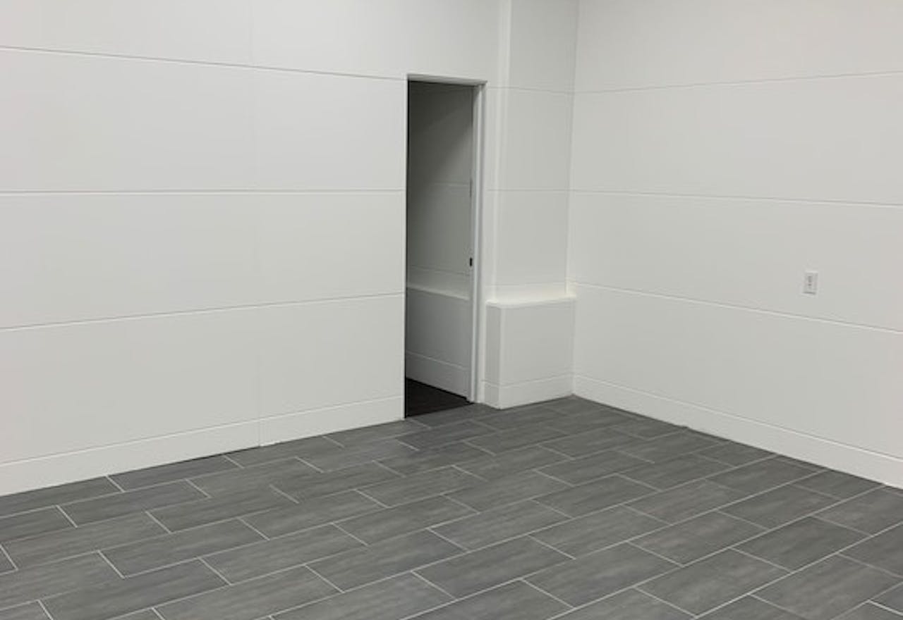 Upper West Side Retail Storefront - Image 1