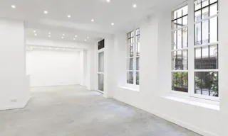 Gallery in Le Marais - Image 8