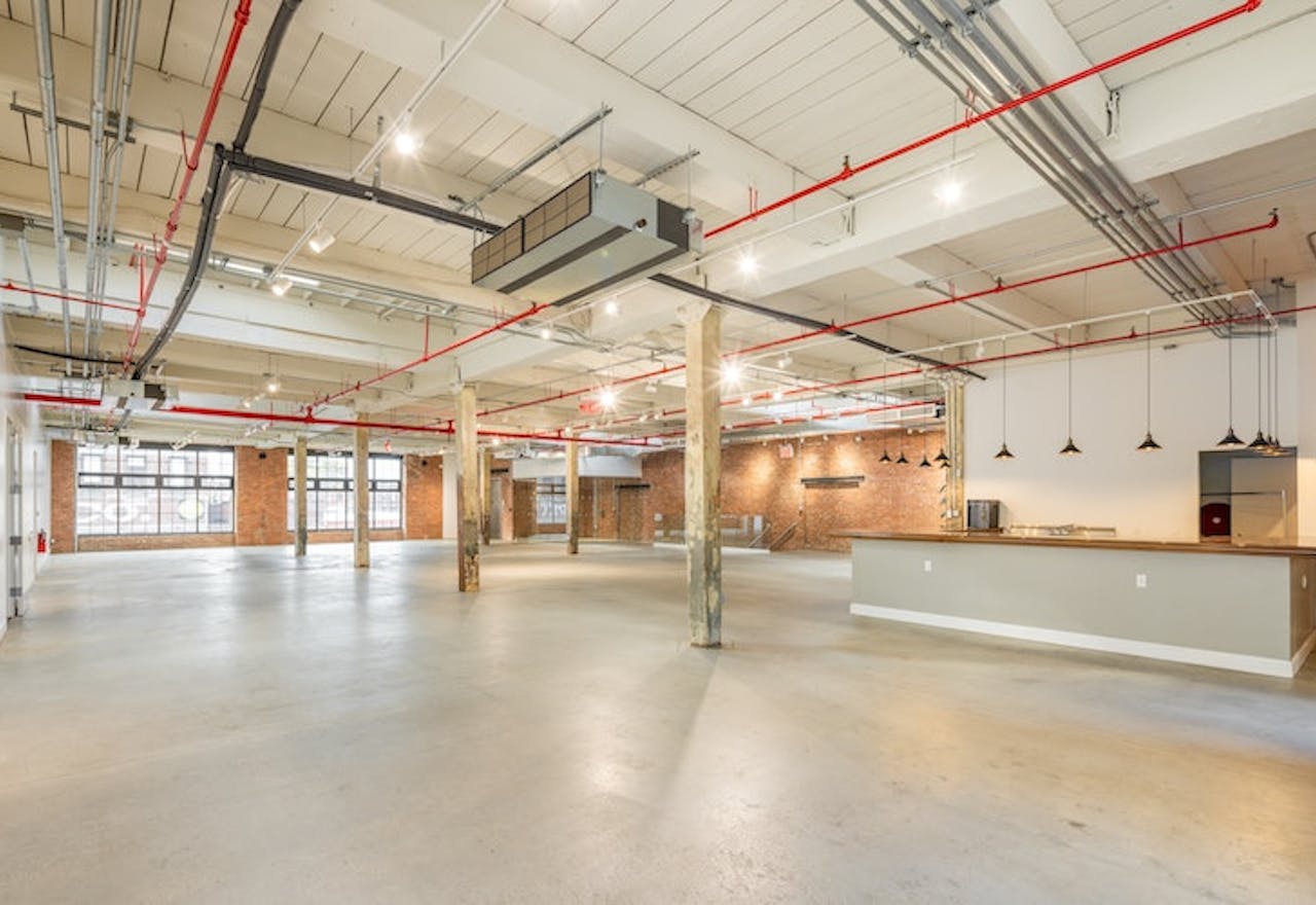 100 Sutton - Image 2