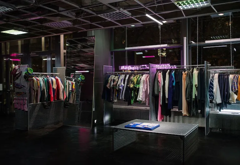 Mitte Fashion Showroom - Image 4