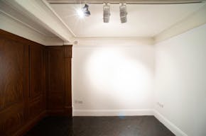 Chic Townhouse Venue in Soho - Image 6