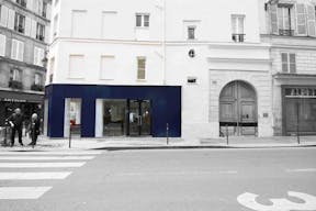 Rue de Turenne Corner Store - Image 1