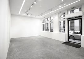 Large Showroom Rue Froissart - Image 1