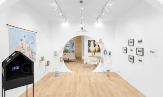 Espace atypique en face des Bains, au coeur du Marais - Image 1