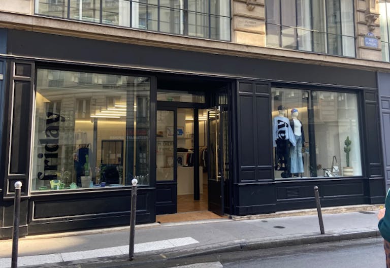 Beautiful pop-up store on Rue Papillon - Image 0
