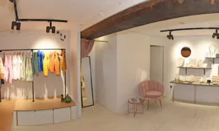 Pop-up space in Saint-Germain-des-Prés - Image 3
