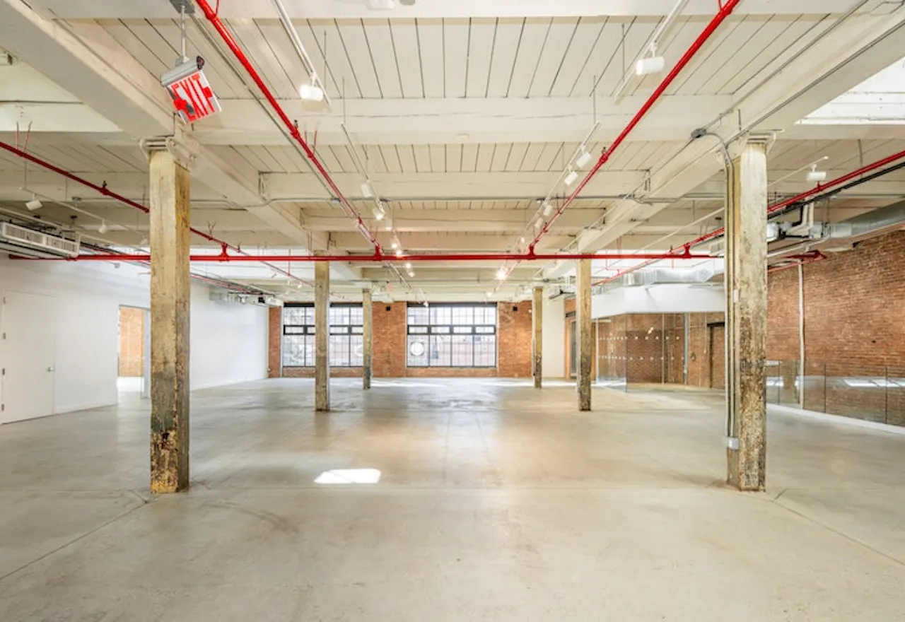 100 Sutton - Image 1