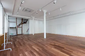 TRENDY PARIS MARAIS POP-UP STORE / SHOWROOM / GALLERY - Image 2