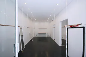 Debelleyme pop-up space with high exposure - Image 4