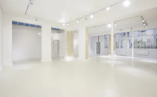 Marais Gallery on rue Portefoin - Image 2