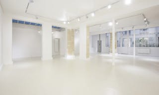 Marais Gallery on rue Portefoin - Image 2