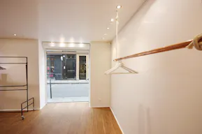 POP-UP STORE IN LE MARAIS - Image 2