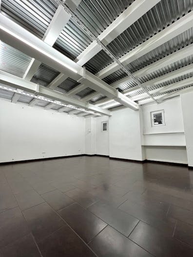 Torstrasse showroom - Image 2