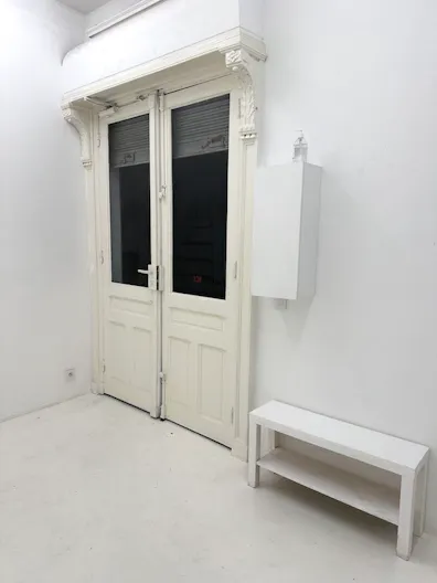 Petite gallery space in Le Marais - Image 4