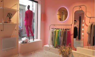 Charming store in Le Marais - Image 2