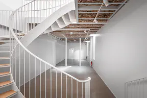 Perfect location on Rue de Turenne - Image 6