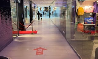 Former Teknikmagasinet in Commerce Skövde - Image 2