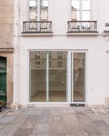 Perfect location on Rue de Turenne - Image 2