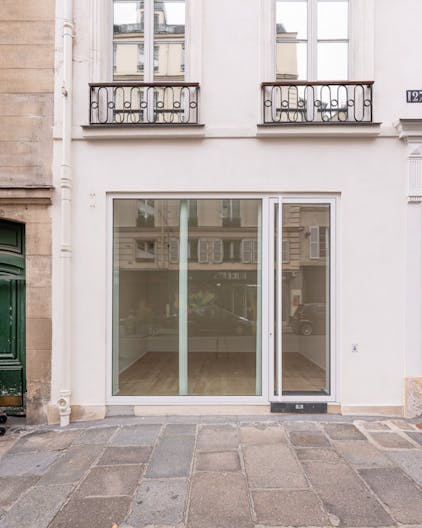 Perfect location on Rue de Turenne - Image 2